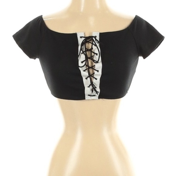 Fashion Nova Tops - Fashion Nova Crop Lace Front Wide neck top small women’s